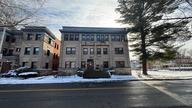 Building Photo - 5 Bedroom 1.5 Bath Spacious Apartment - Heat and Hot Water Included Unit 1083-3R