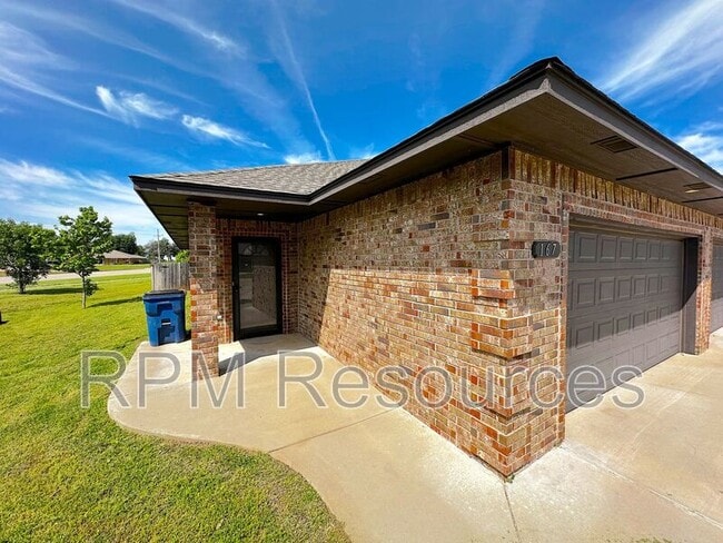 Photo - 167 Bison Ct Way