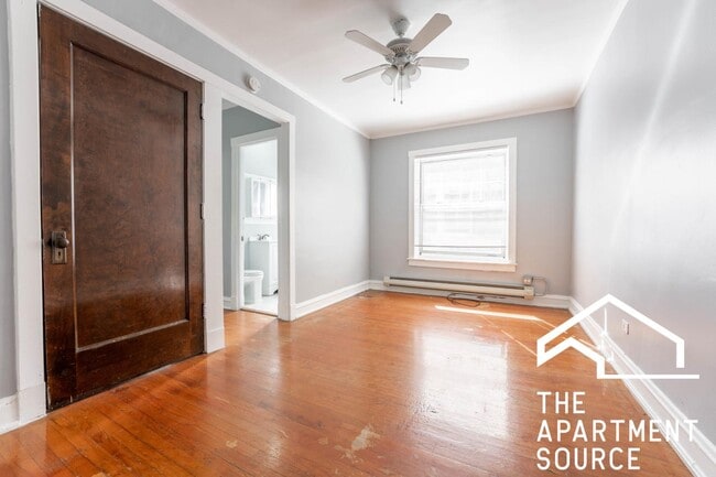 Building Photo - 3271 W Wrightwood Ave Unit 3R
