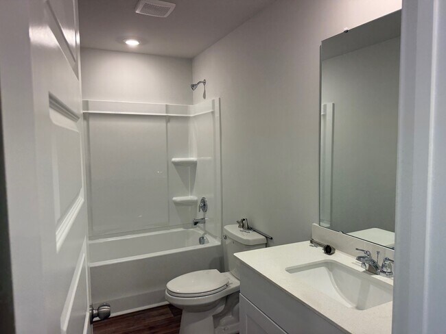 Photo - 1033 Arborwood Ln SW