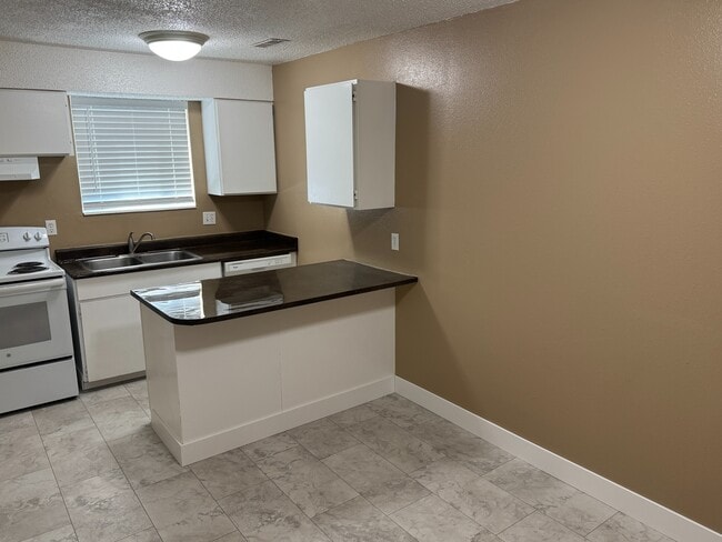 Photo - Magnussen Apartments Unit 9