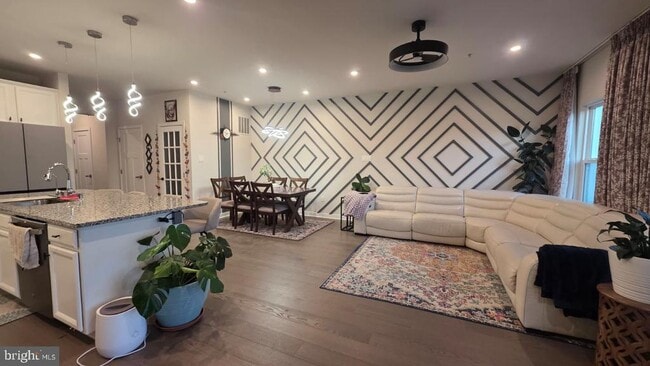 Photo - 252 Chase Dr