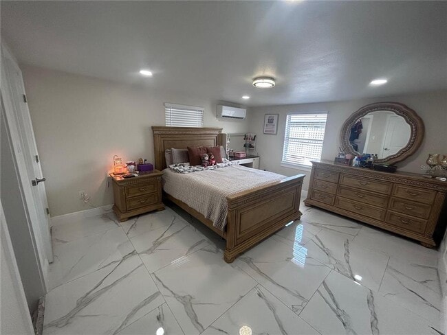 Photo - 3004 W Robson St