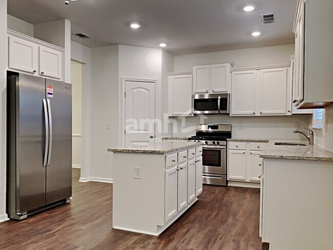 Photo - 515 S Fortune Way