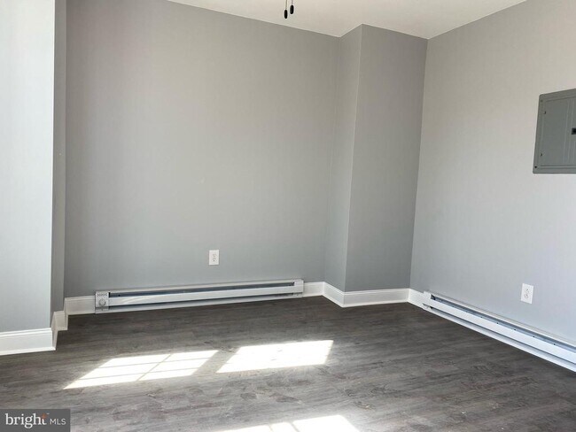 Photo - 1223 W Silver St