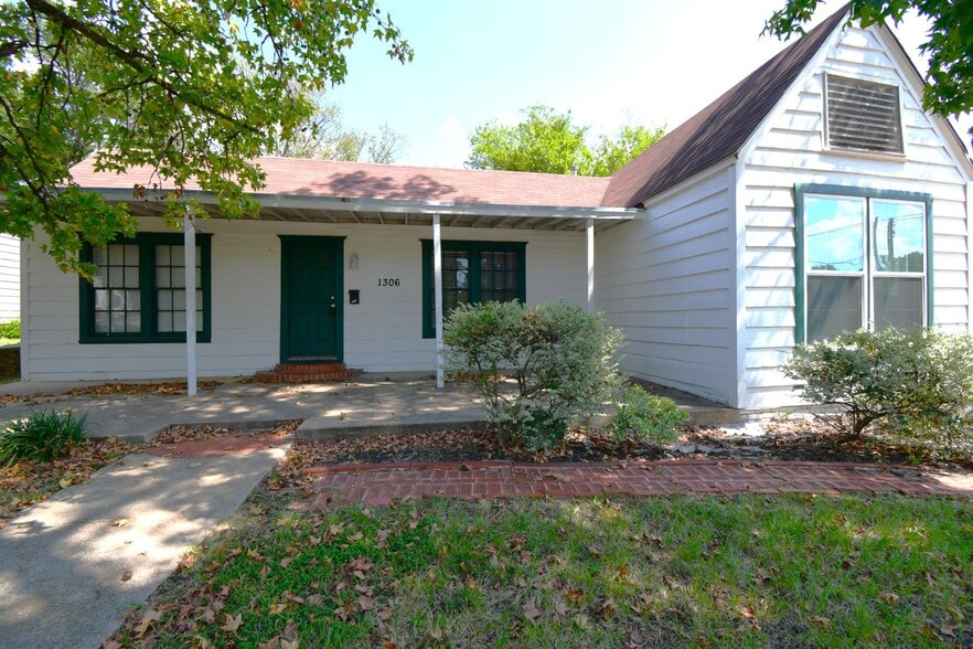 1306 S Glenwood Blvd