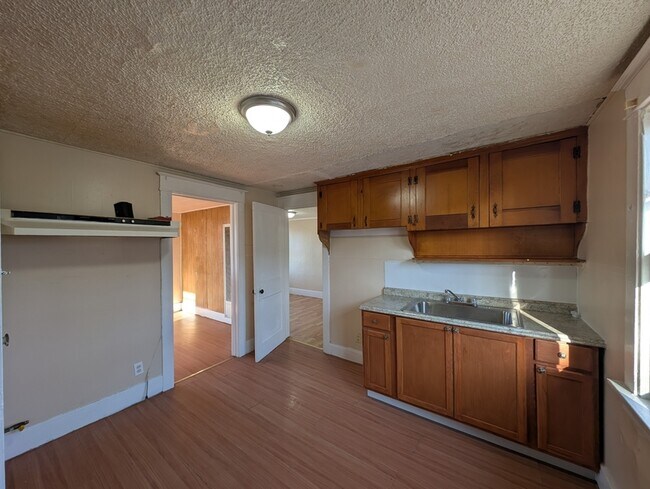 Photo - 373 Esser St Unidad #4