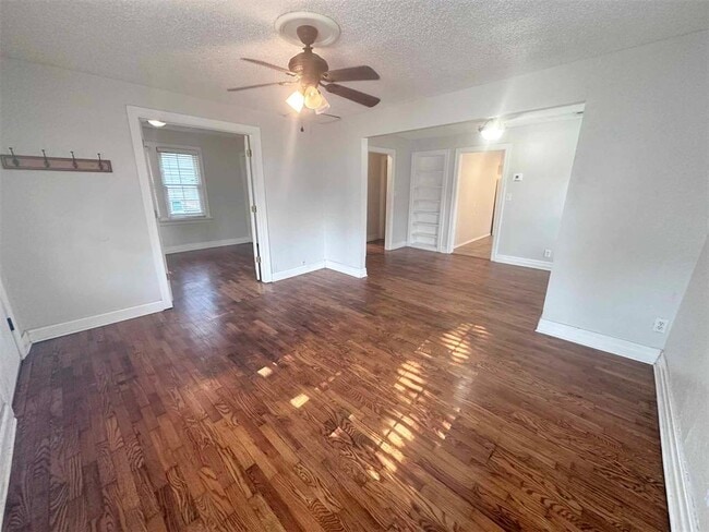 Photo - 4605 N Hammond Ave