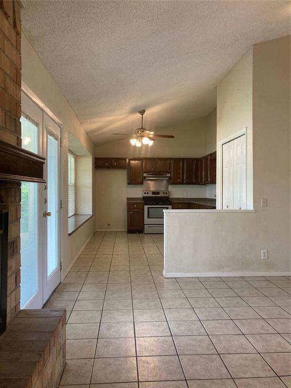 2002 Ridgetop Dr