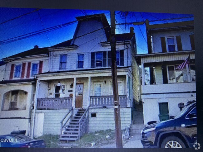 Building Photo - 930 W Pine St Rental