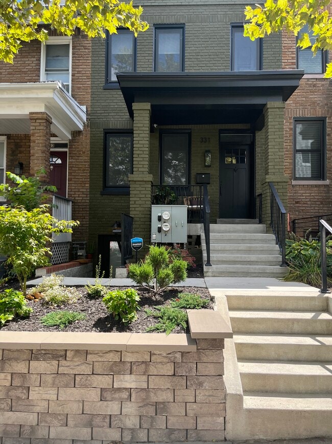 Photo - 331 W St NE Unit 1