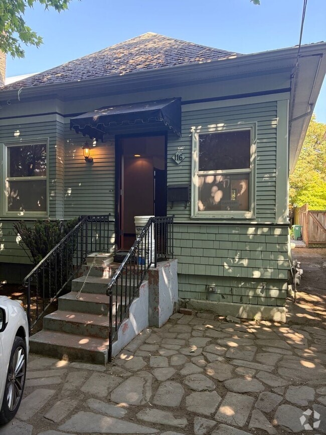 Building Photo - Beautiful 1908 Craftsman home for rent!