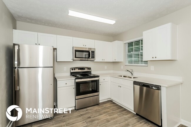 Photo - 2970 Deleher Ct SE