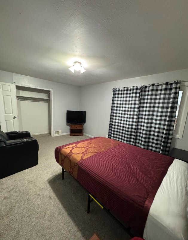 Photo - 105 Buckeye Cir