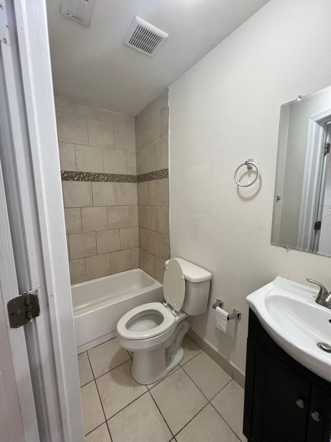 Photo - 1820 W Berks St Unit 3fl