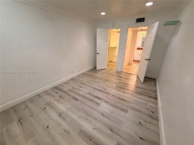 Photo - 2826 Van Buren St Unit 2