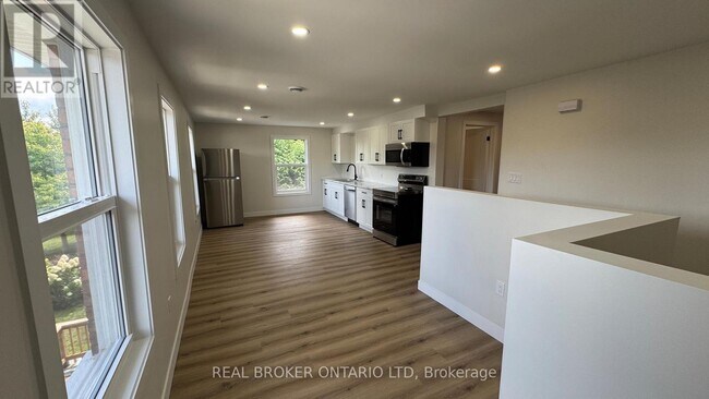 Photo - 115 B Bidwell St