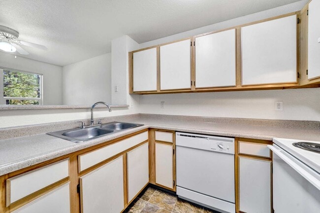 Building Photo - Hampton Ridge Apartments