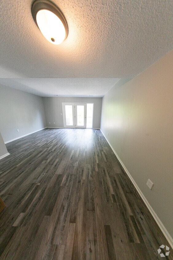 Building Photo - 823 Broad St Rental