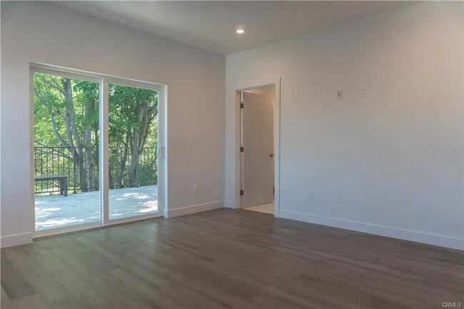 Photo - 6848 Encino Ave