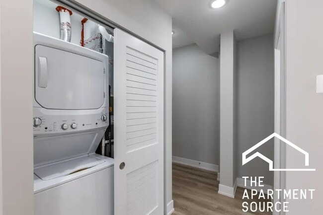 Building Photo - 432 W Belden Ave Unit 432 West Belden Ave
