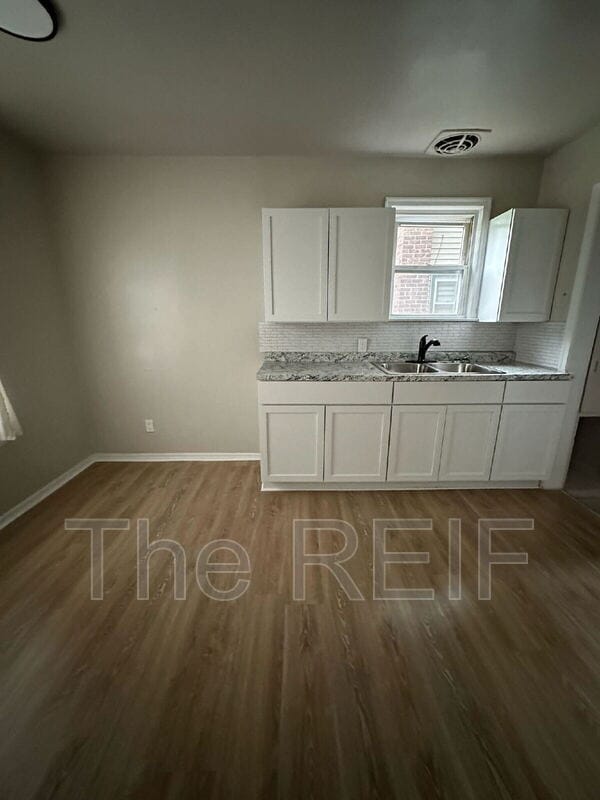 Building Photo - 15818 Lappin St Rental