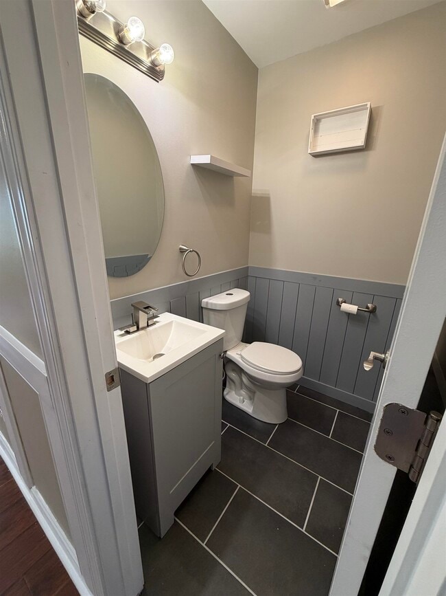 Photo - 619 Uniola Dr