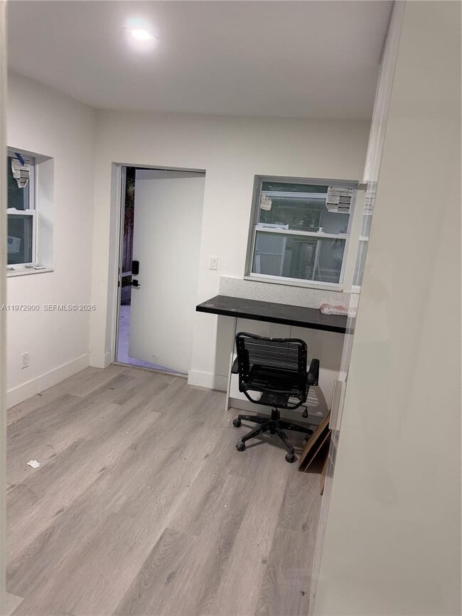 Photo - 2353 SW 11th Terrace Unidad 1 ,4