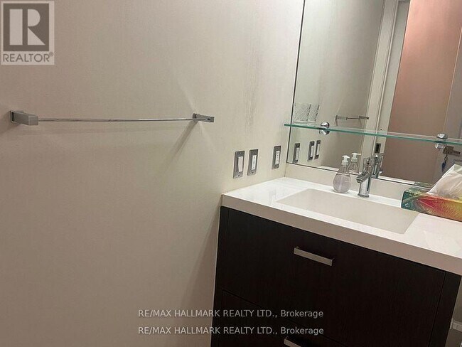 Photo - 560 Front St W Unité 428