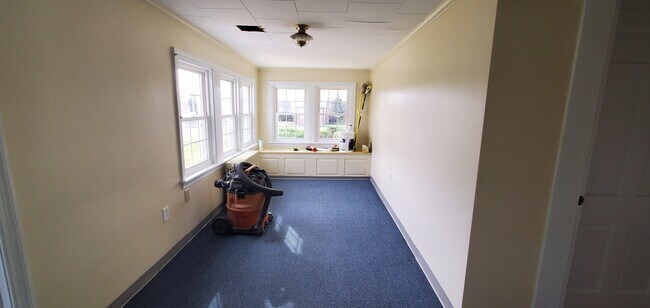 Photo - 159 Limerick Center Rd