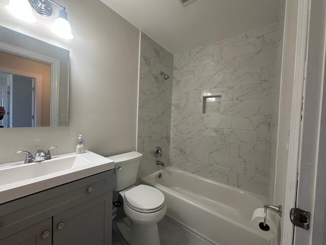 Photo - 306 Northwestern Ct