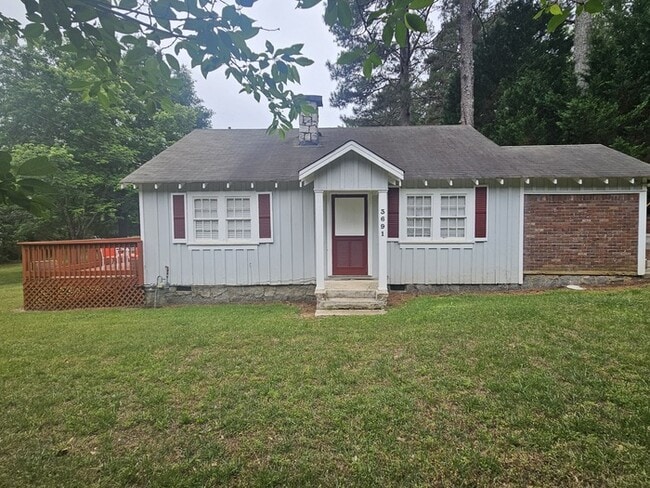 Building Photo - Furnished Three Bedroom Ranch Home