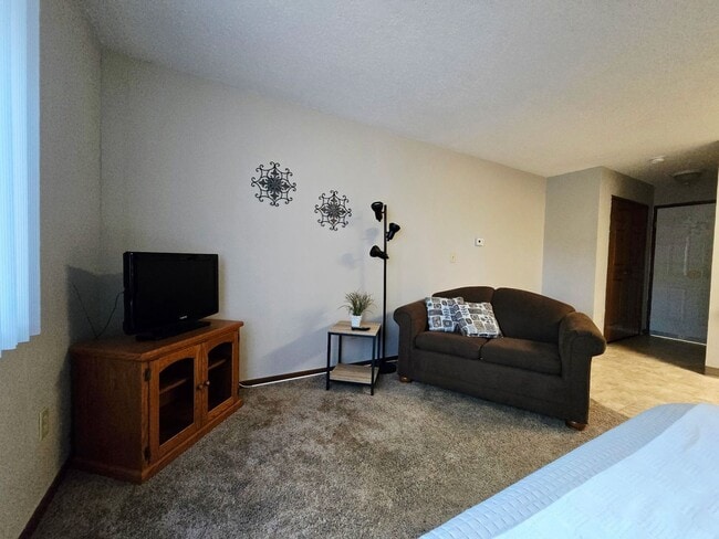 Photo - Island Place Apartments - On the River