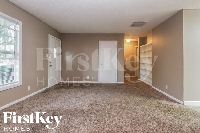 Photo - 376 Ticen St