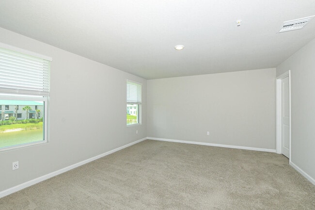 Photo - 373 Salisbury Cir