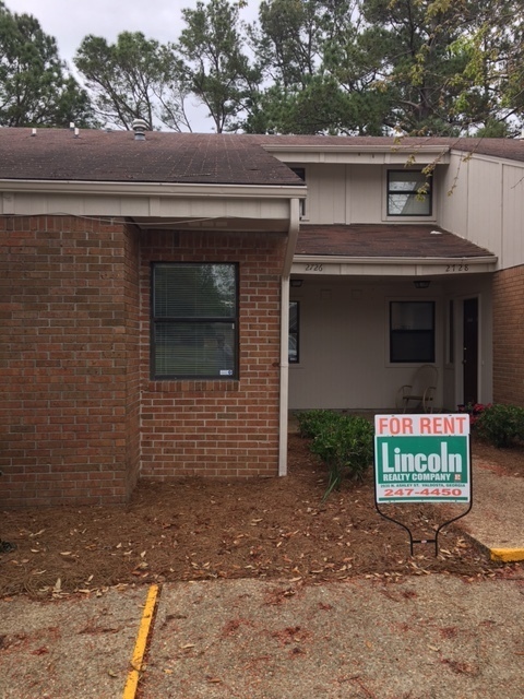 2 bedroom 2 bath Townhome! - 2 bedroom 2 bath Townhome!