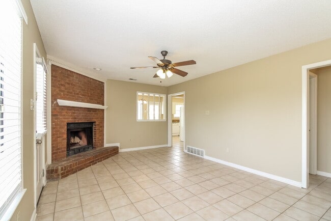 2185 Longlane Dr