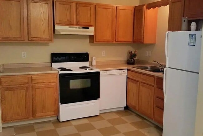 Photo - J-Ville Duplex: 11180/82 Unit 11182