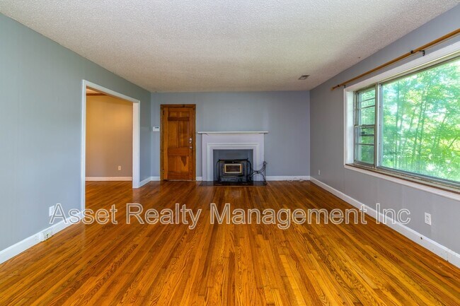 Photo - 102 Eastwood Dr