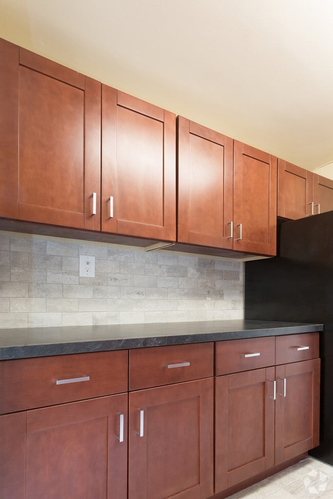 Photo - 10 Landing Lane