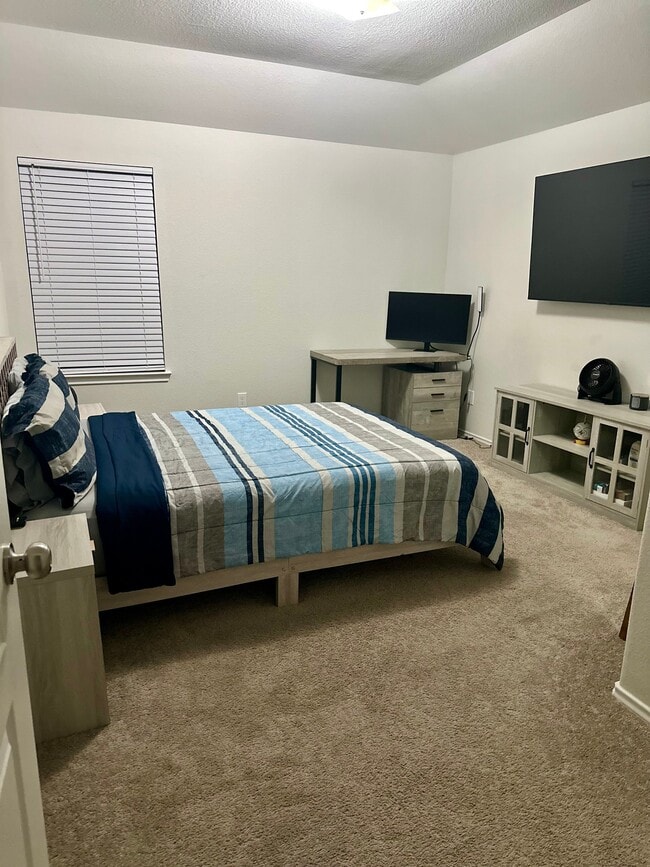 Building Photo - 1 Bollardpoint Ln