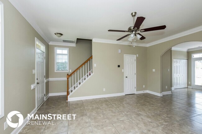 Photo - 10438 Hugue Way