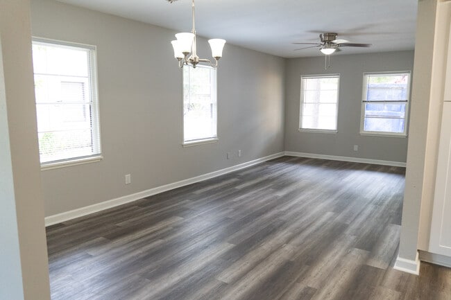 Photo - 1104 Southampton St