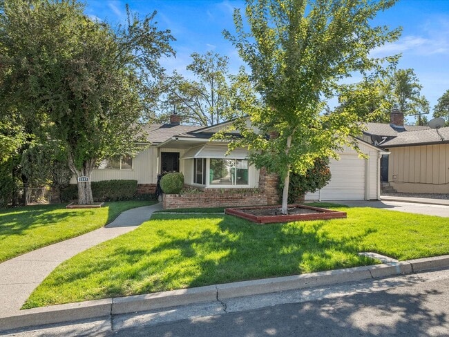 Building Photo - Perfect Remodeled Home in the Heart of Reno