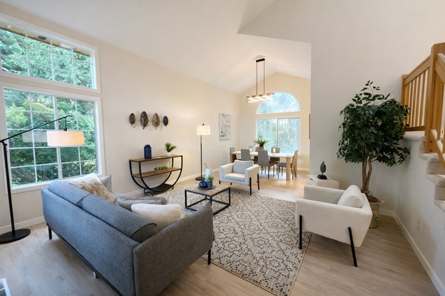 Photo - Spacious 3-Bedroom Home with Sunroom in Private Lake Community – Everett