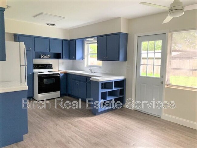 Photo - 1406 Lemon St