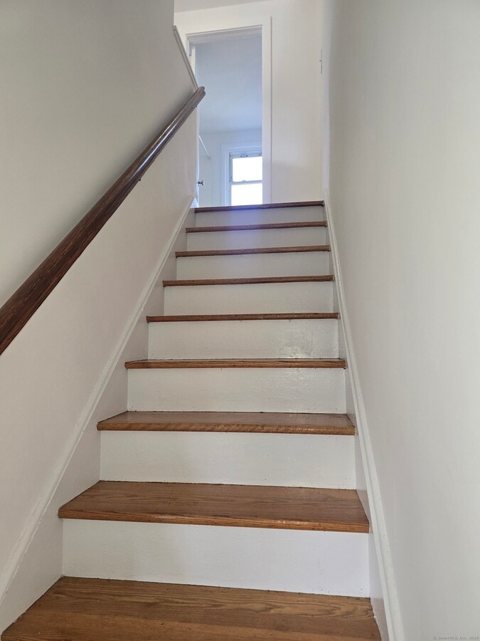 Photo - 1 Murray Ave