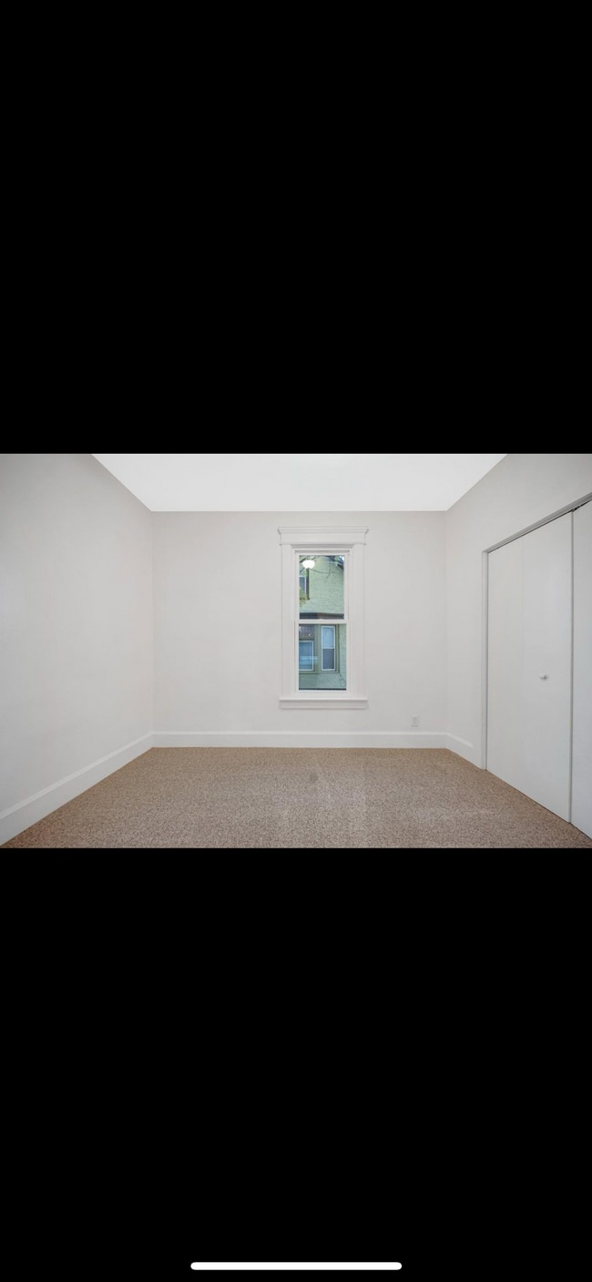 Building Photo - 713 Thomas Ave Unit #1 Rental