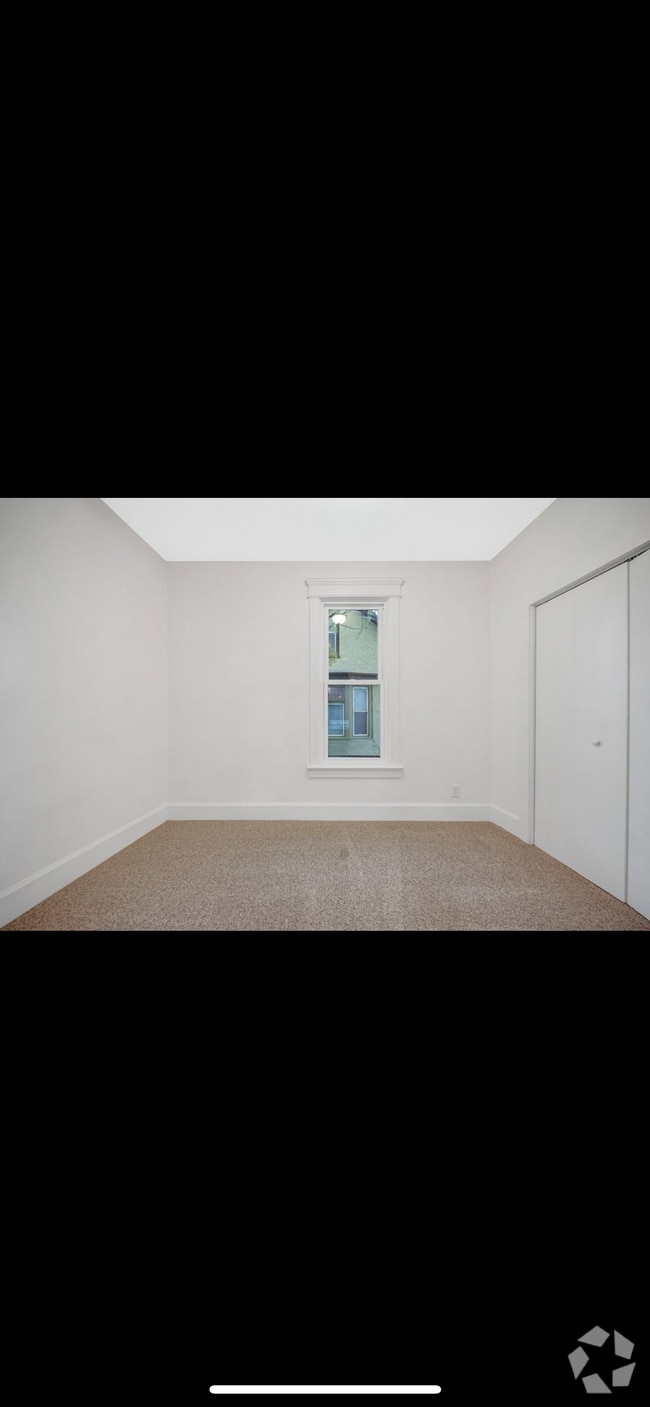 Building Photo - 713 Thomas Ave Unit #1 Rental