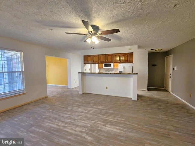 Photo - 13 Locust Path Ct Unit 8-13